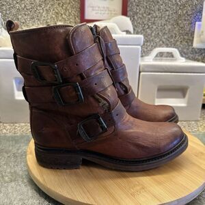 FRYE Valerie Women's 7B Shearling Lined Strappy Ankle Boots Buckles Side Zip
